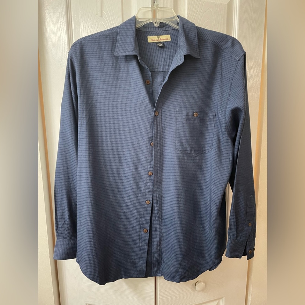 Men’s Silk Tommy Bahama button down shirt.